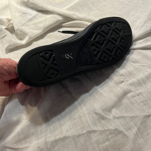 Converse - Picture 3 of 6